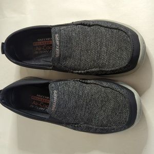 Sketchers relaxed fit slip on shoes